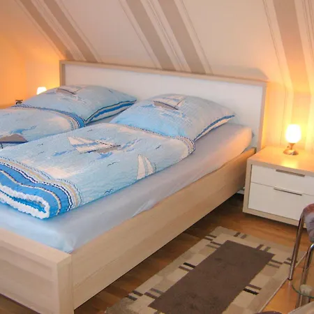 Haus Am - Whg 2 - Strandnah & Ruhig Gelegen Im Ostseebad *